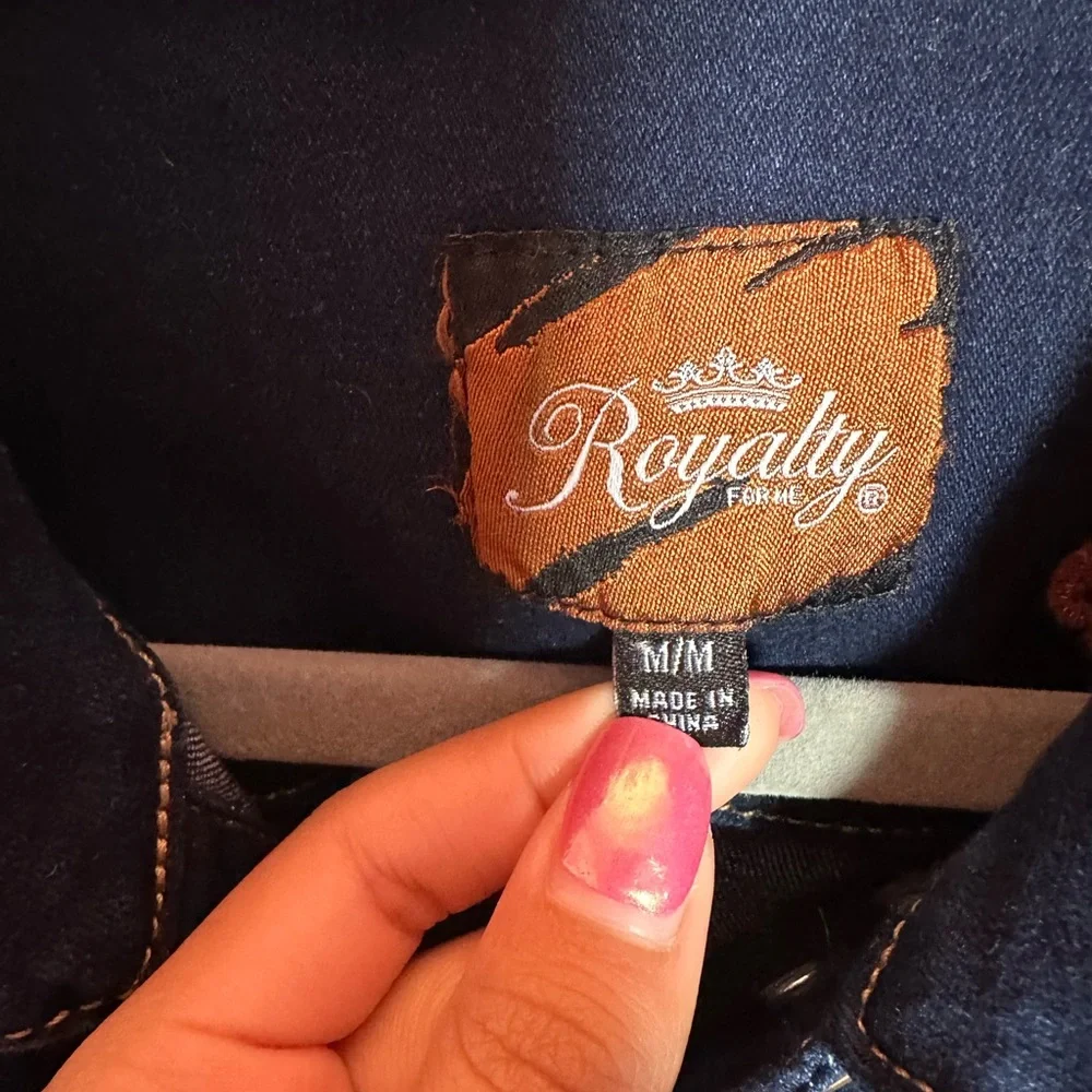 Jean Jacket with Roses - Picture 3 of 4